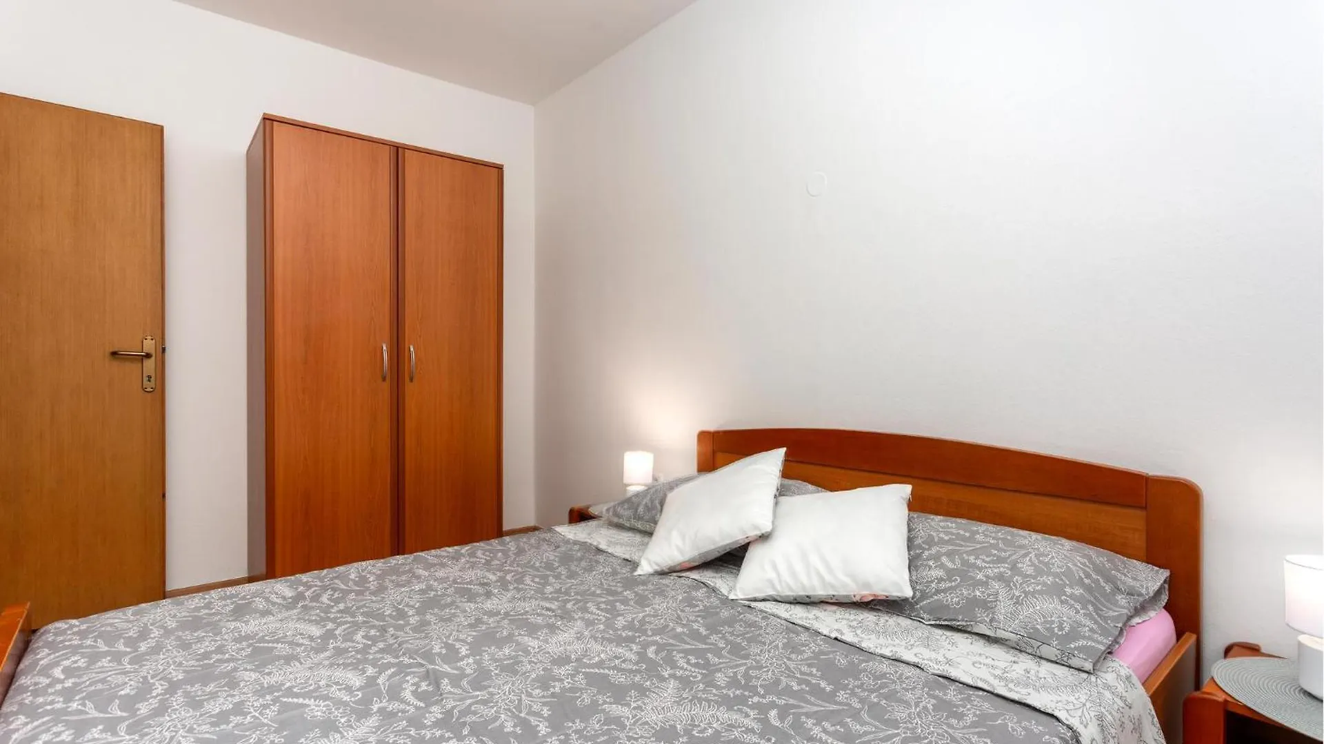 Gorgeous Apartment In Pinezici With Wifi