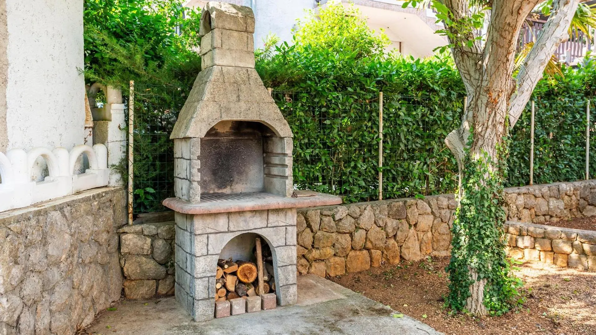 Gorgeous Apartment In Pinezici With Wifi