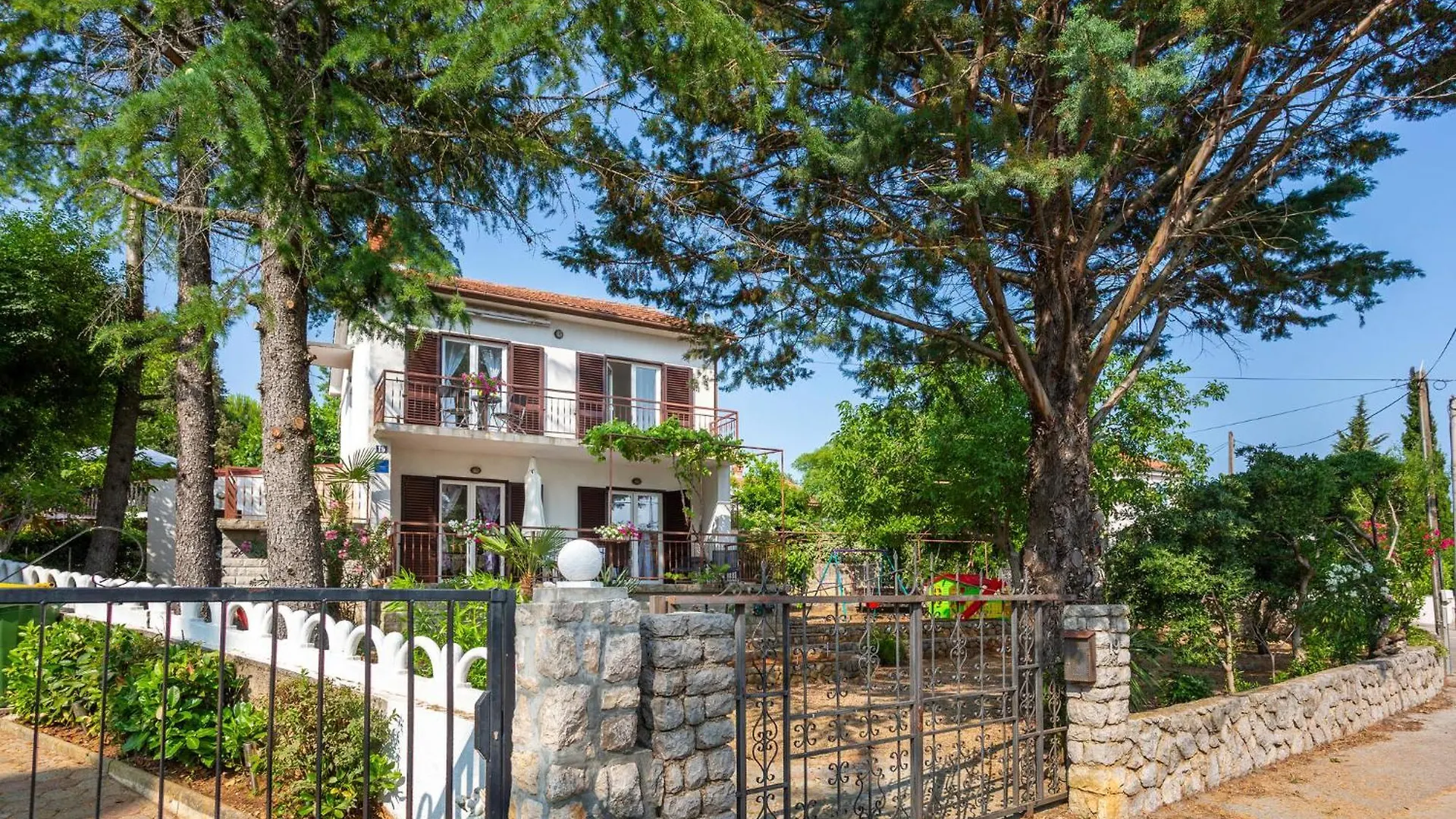 Gorgeous Apartment In Pinezici With Wifi
